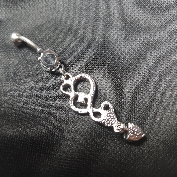 $5 Sale Today.    NIP Dangle Heart Belly Ring for Naval Piercing - Picture 3 of 4